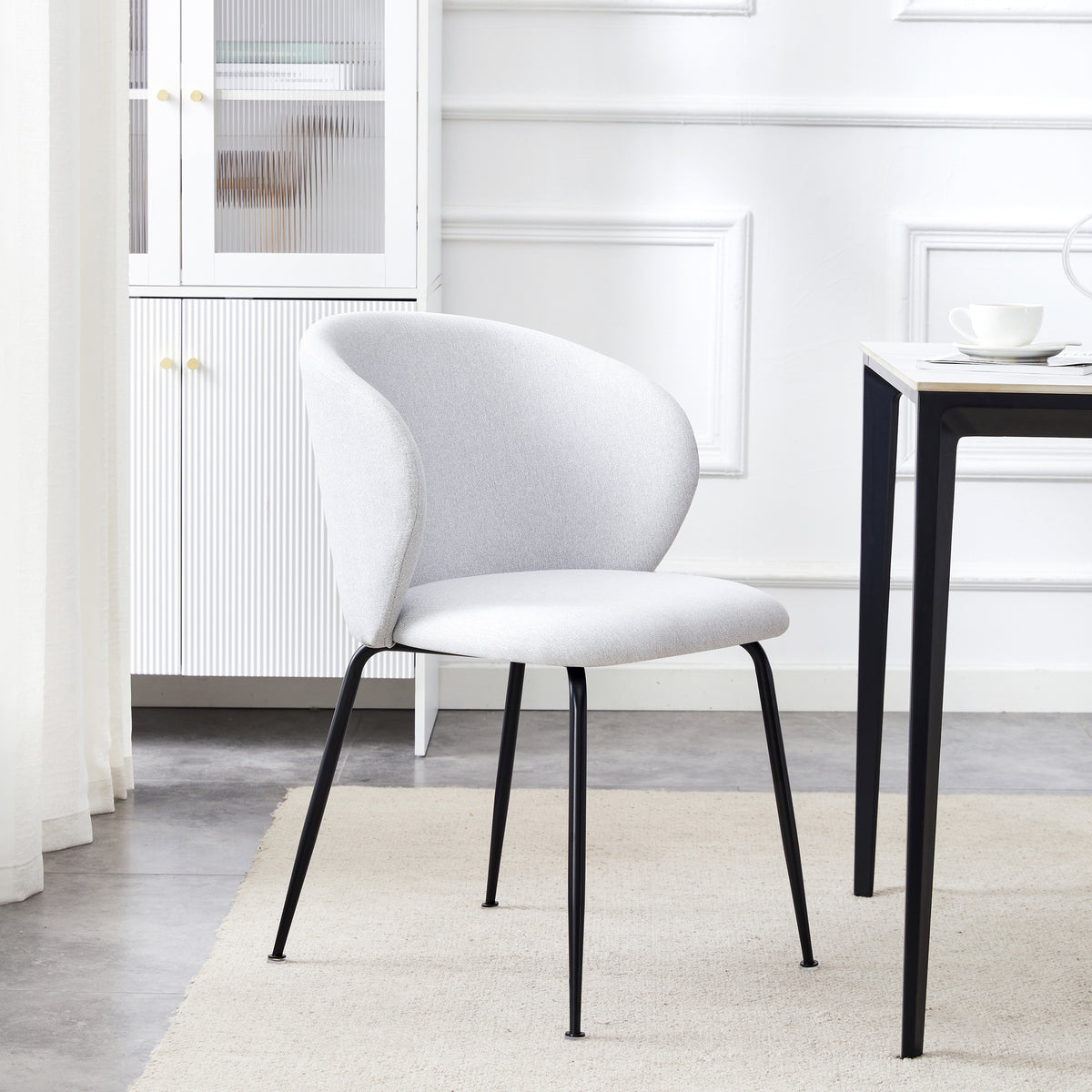 Chaise tapissée de salle à manger Mealize en tissu hydrofuge tressé argenté sur pieds noirs