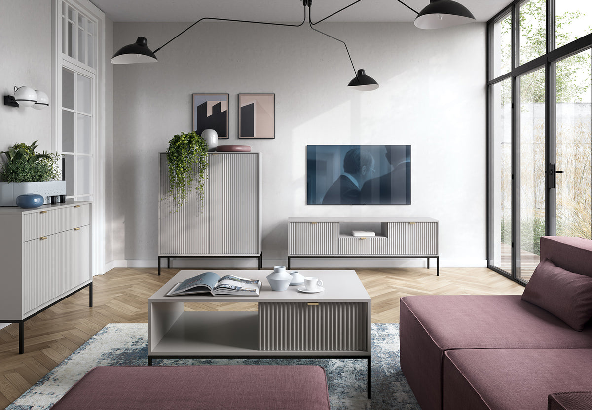 Zweiturige Kommode Vellore 104 cm grau mit geriffelten Fronten und goldenen Griffen
