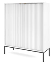 Commode haute Vellore blanche avec façades rainurées et poignées dorées