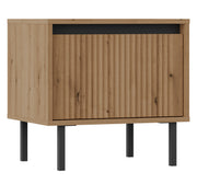 Table de chevet Osaka avec tiroir et façade rainurée 52 cm chêne Evoke sur pieds noirs