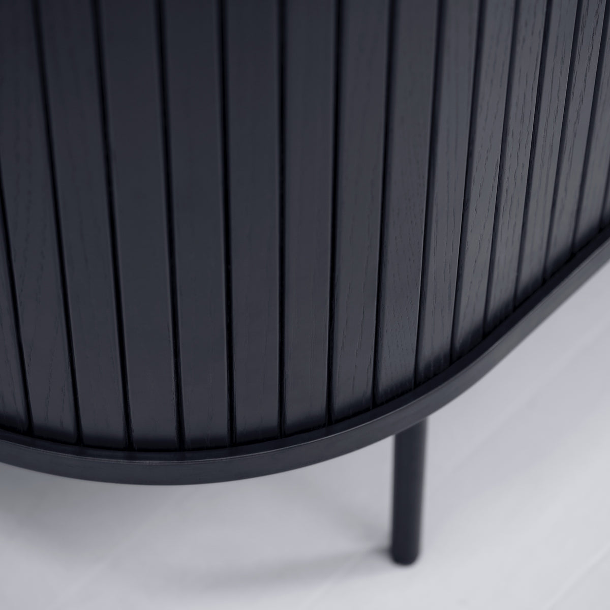 Kommode Gativel 140x76 cm Lamellen Eiche Schwarz