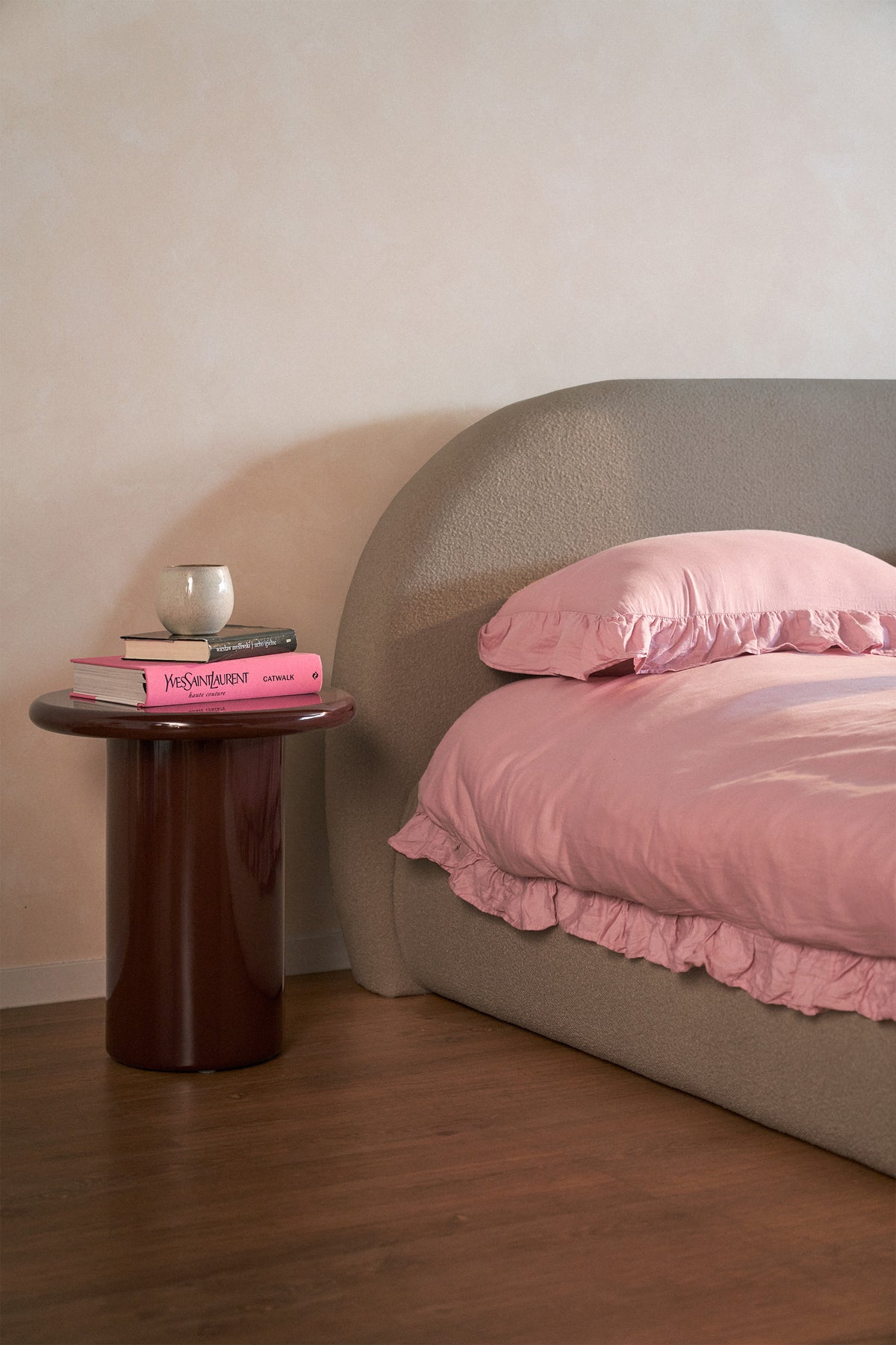 Polsterbett 180x200 cm Buvio dunkelbeige Bouclé