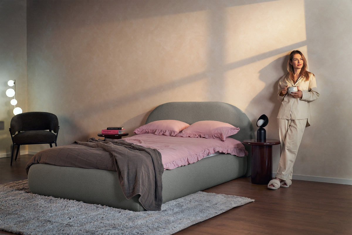 Polsterbett 140x200 cm Buvio mit Stauraum, Metallrahmen, grauer Bouclé-Stoff