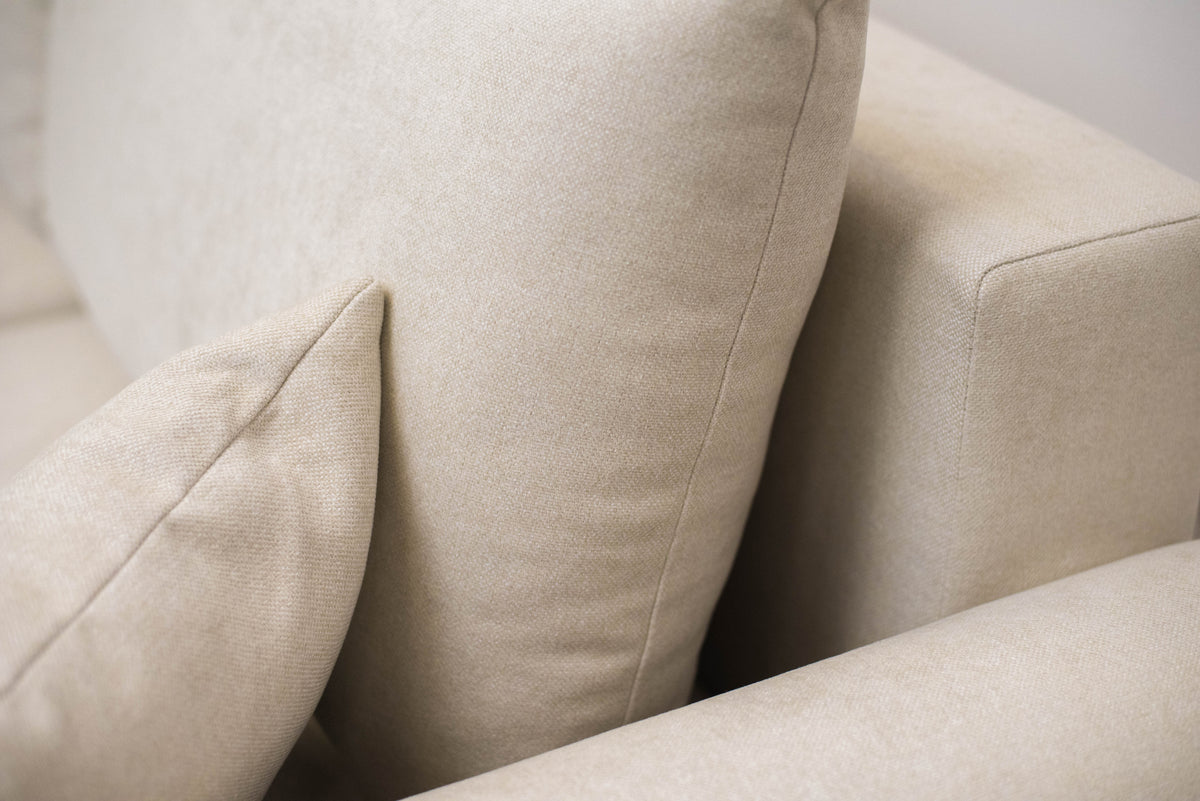 Canapé d'angle avec fonction couchage Ovo mini en L, côté droit, avec rangement, en chenille crème facile d'entretien