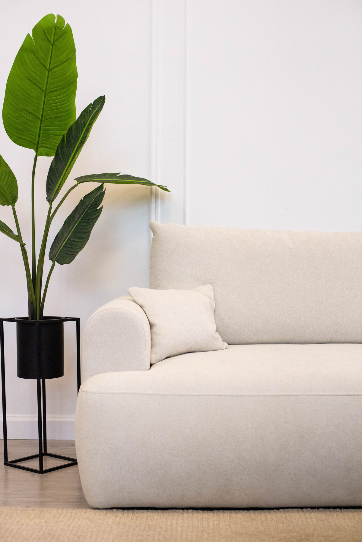 Canapé d'angle avec fonction couchage Ovo mini en L, côté droit, avec rangement, en chenille crème facile d'entretien