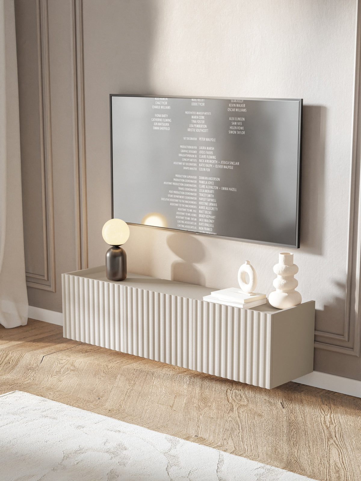 Meuble TV suspendu Fiorra trois portes 144 cm cachemire