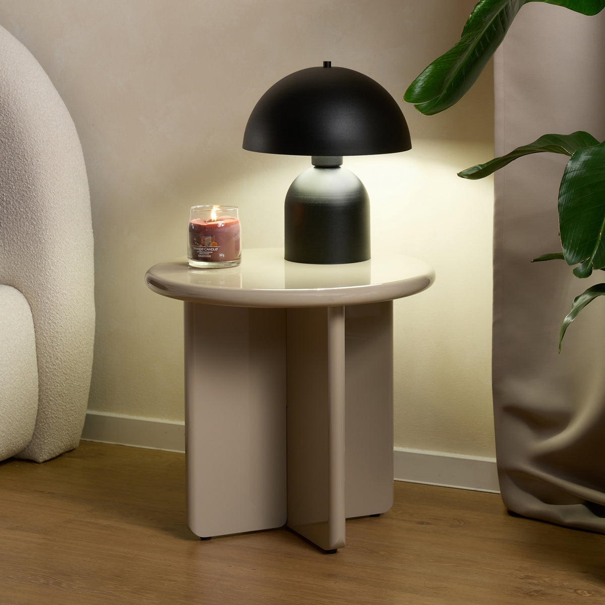 Table basse Compey diamètre 50 cm beige haute brillance
