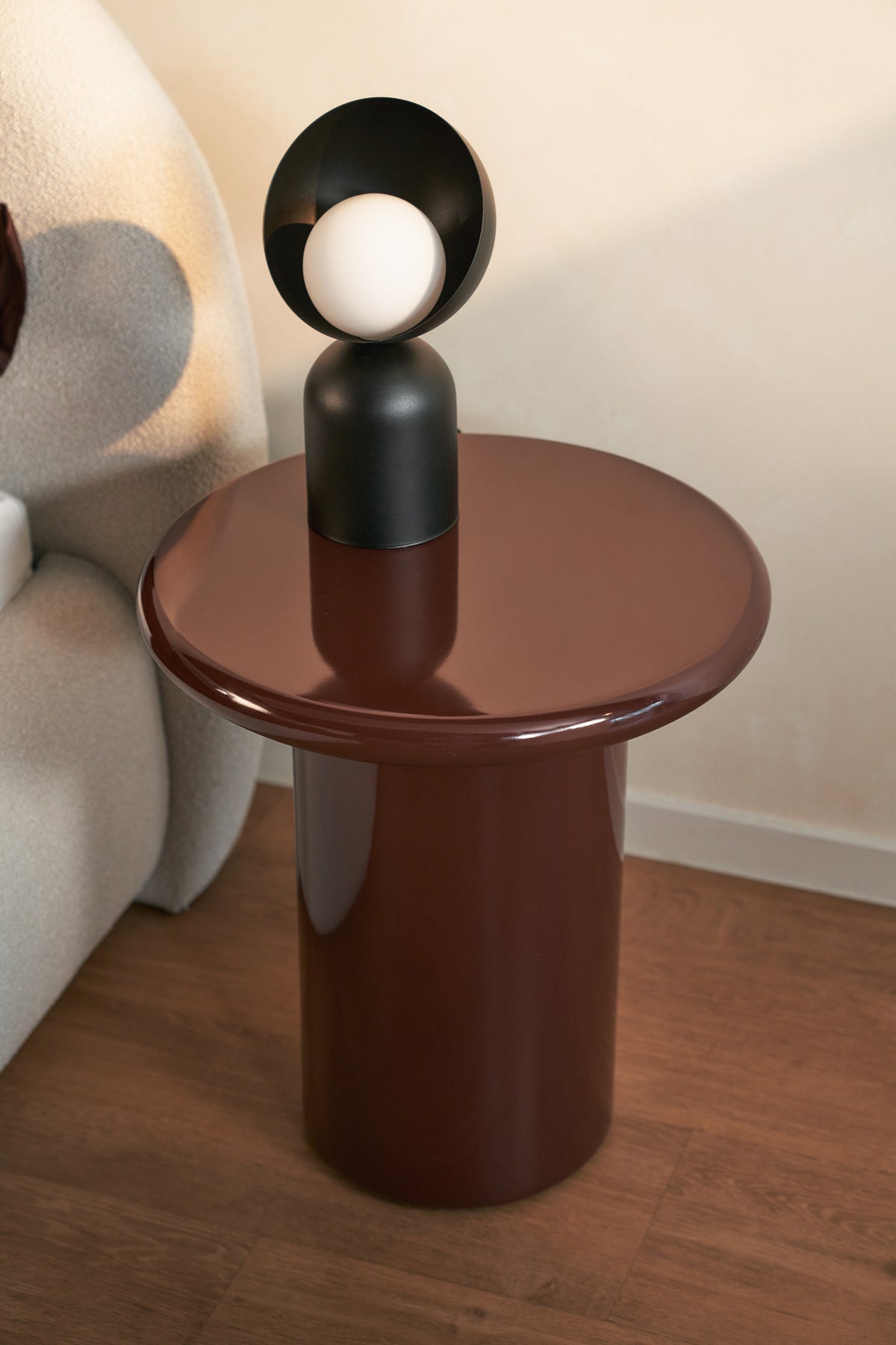 Table basse Solvade diamètre 45 cm brun haute brillance