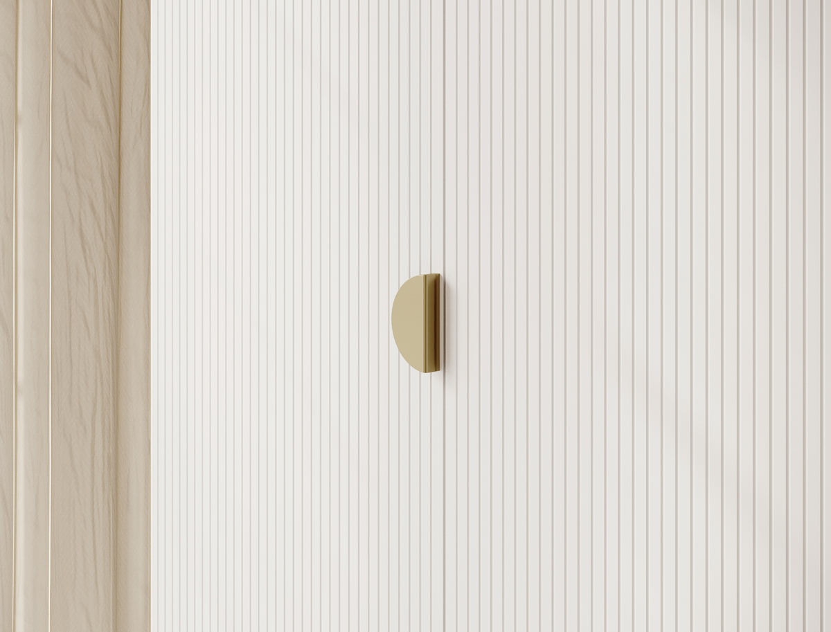 Armoire trois portes Moonir avec tringle longue et sept étagères 150 cm Blanche