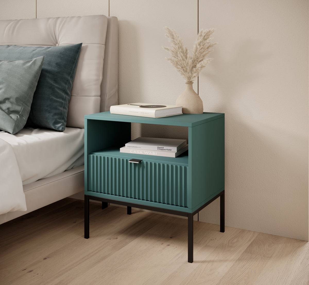 Table de chevet Vellore 54 cm verte avec façade rainurée, poignées noires et structure