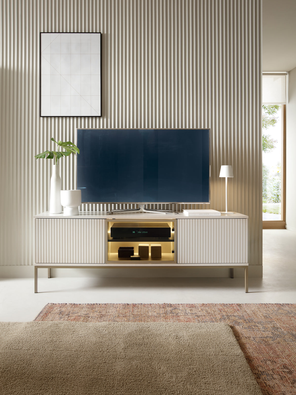 Meuble TV Tosena trois portes avec éclairage LED 154 cm Kaszmir