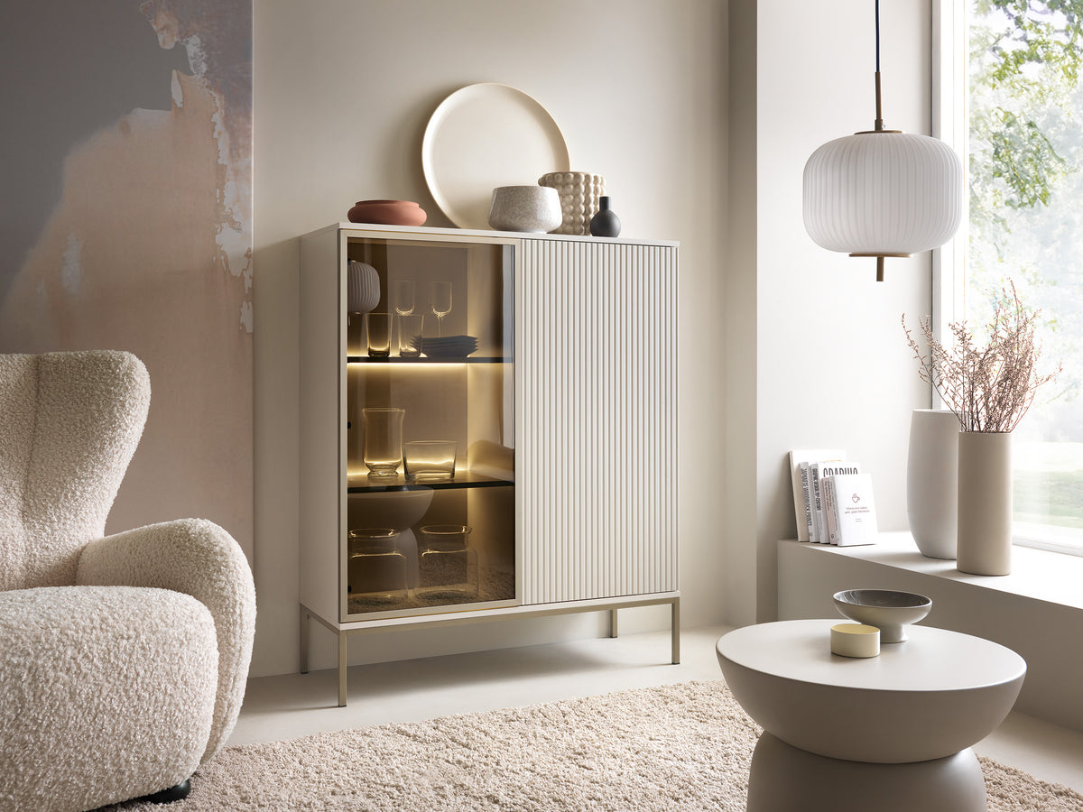 Zweiflügelige Vitrine Tosena mit LED-Beleuchtung, 104 cm, Kaschmir