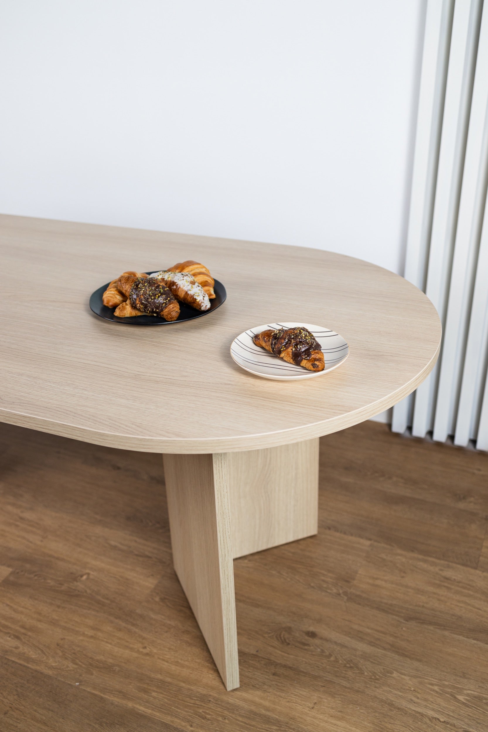Esstisch Ovo oval 204 cm Lindberg Eiche