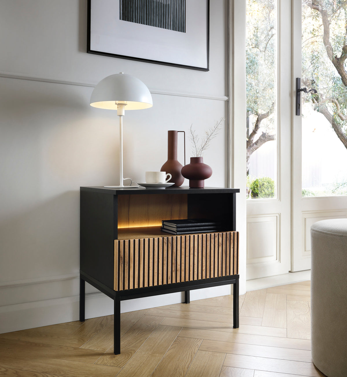 Table de chevet Tosena avec tiroir et éclairage LED 54 cm Noir/Chêne Wotan