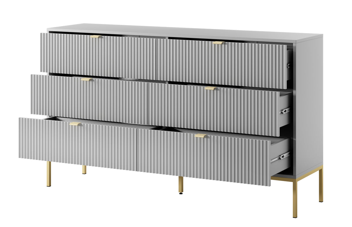 Commode 6 tiroirs Vellore 154 cm grise avec façades rainurées et structure dorée