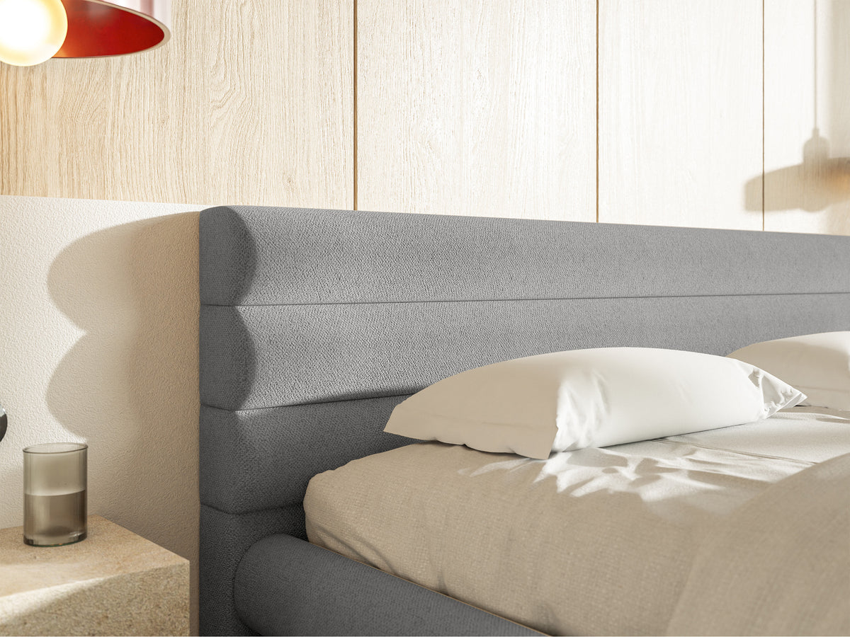 Lit tapissé 140x200 cm Alegre avec coffre de rangement pour linge de lit, tissu chenille gris clair, cadre métallique