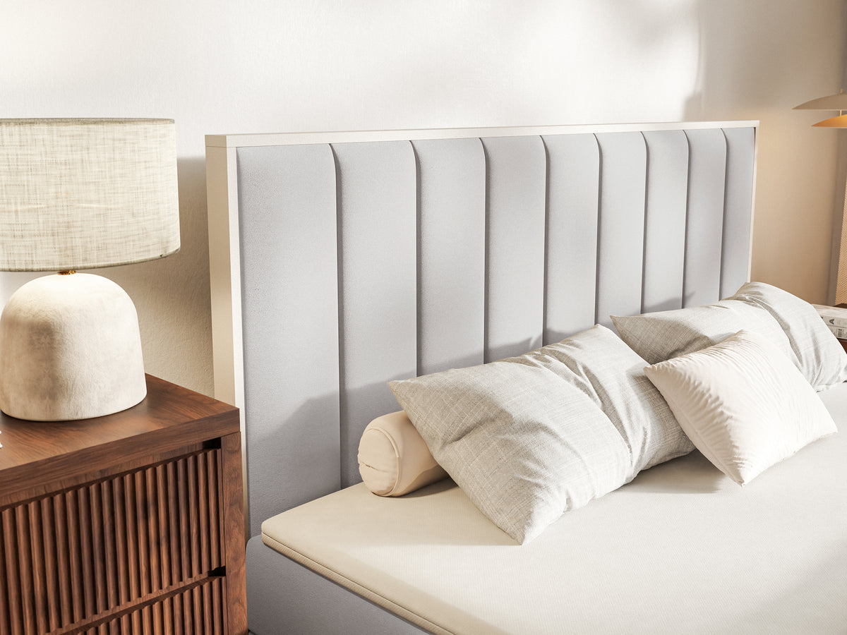 Kontinentales Bett 180x200 cm Togents mit Stauraum und Topper, hellgrauer wasserabweisender Samt