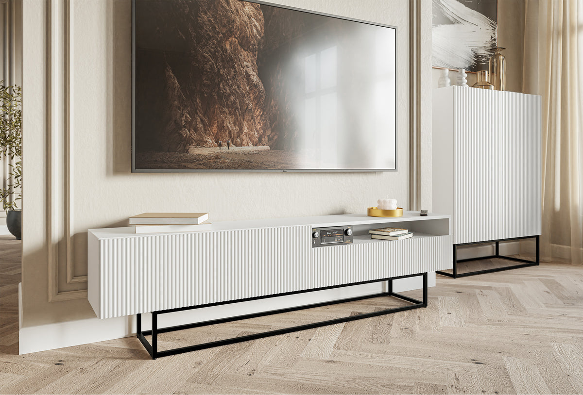Meuble TV Veldio avec façade fraisée et niche 175 cm Blanc avec pieds noirs