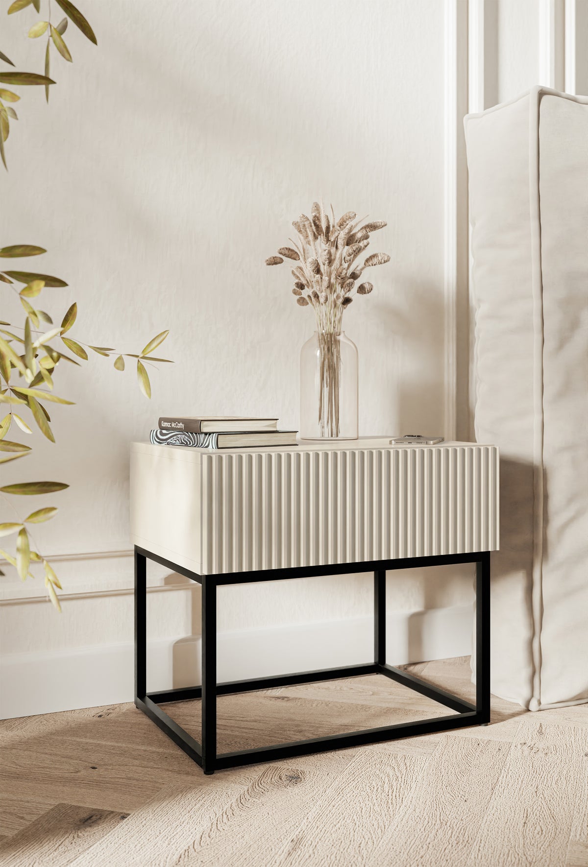 Table de chevet Veldio avec façade rainurée et tiroir 50 cm Gris beige avec pieds noirs