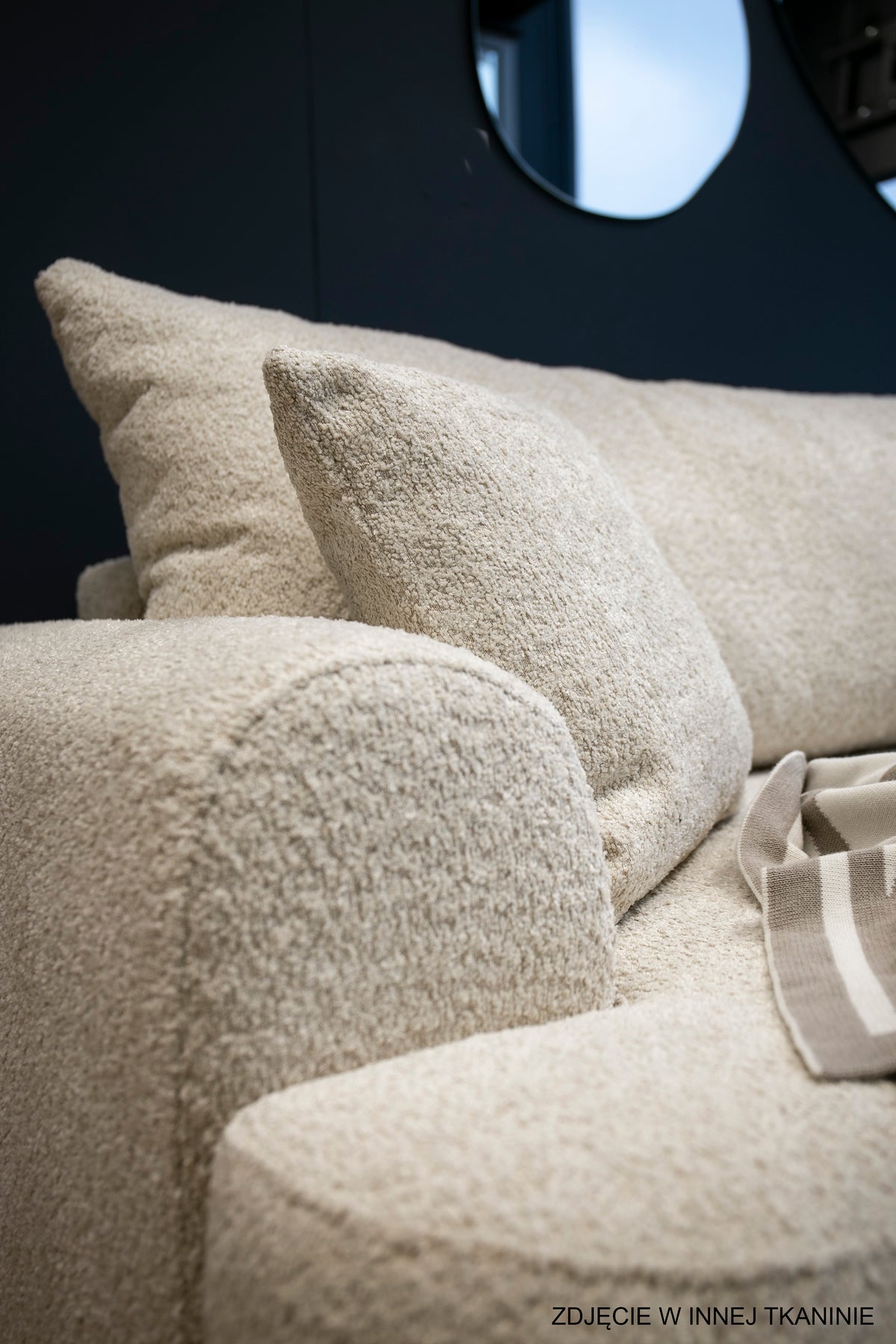 Ecksofa mit Schlaffunktion Ovo, L-förmig, dunkelbeige mit Stauraum, Bouclé, rechtsseitig
