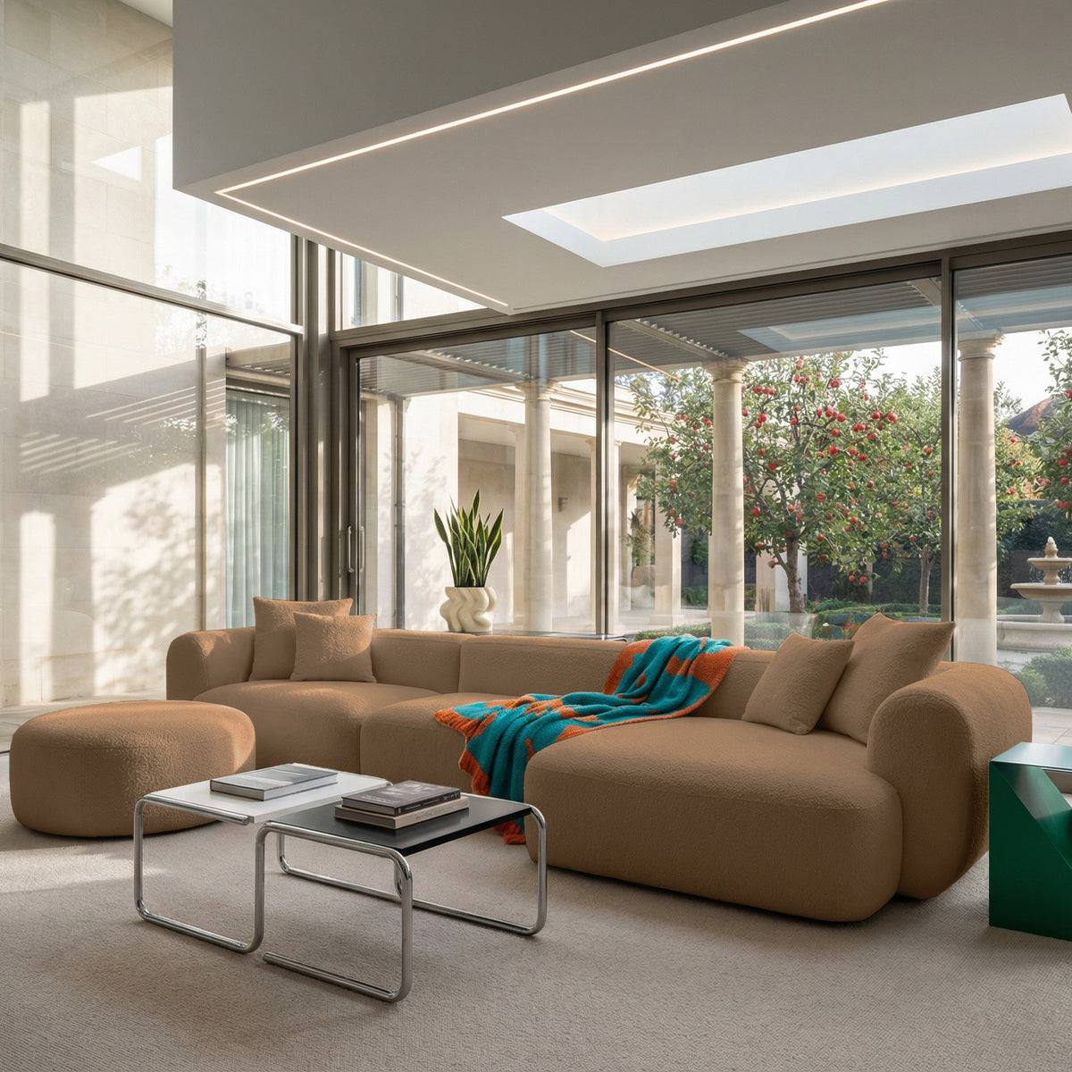 Großes L-förmiges modulares Ecksofa Baomi mit Pouf, rechtsseitig, senfgelber Chenille-Stoff