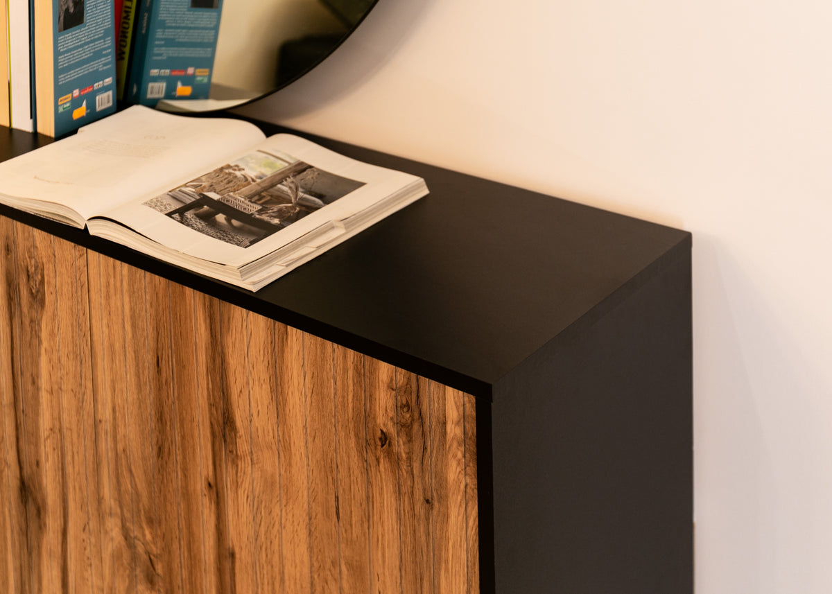 Commode Bello avec façades à lames 154 cm noire/chêne Wotan