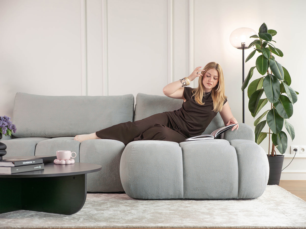 Canapé d'angle avec fonction couchage Ombo Mini en L, orientation droite, avec coffre de rangement, velours gris clair