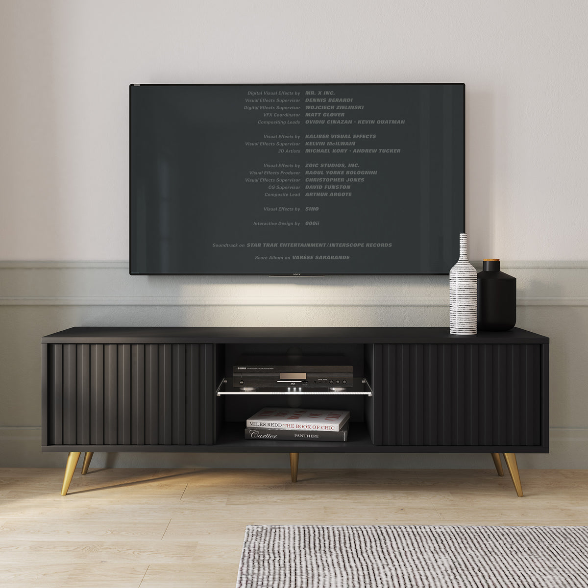 Meuble TV Bello avec façades lamellées 135 cm noir avec pieds dorés