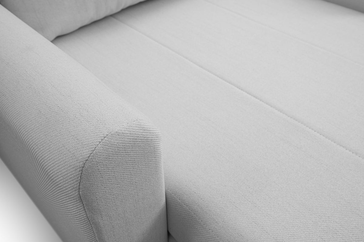 Fauteuil convertible Dejano gris clair en rotin tressé