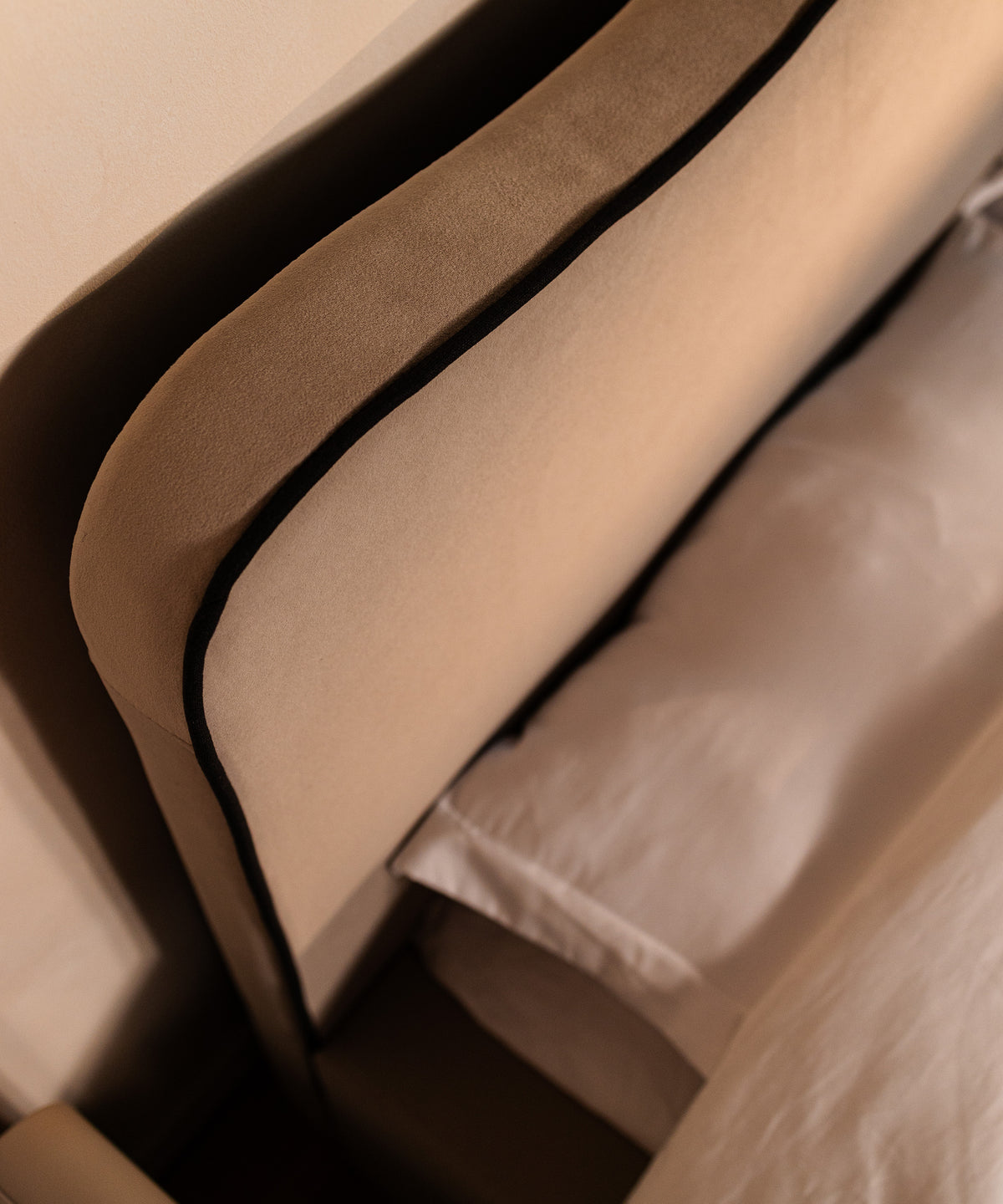 Polsterbett 140x200 cm Duney beige Samtvelours