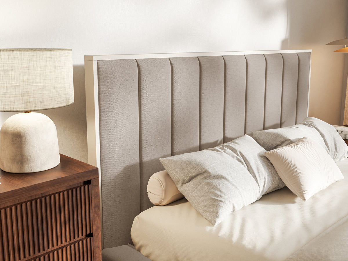 Lit tapissé 140x200 cm Togents avec éclairage LED, tissu chenille hydrofuge marron