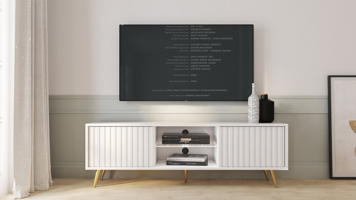 Meuble TV Bello 135 cm blanc avec portes à lamelles et pieds dorés
