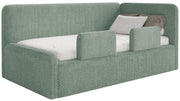 Lit junior 120x200 cm Fanklo droit avec matelas, coffre de rangement et barrières velours sauge hydrofuge