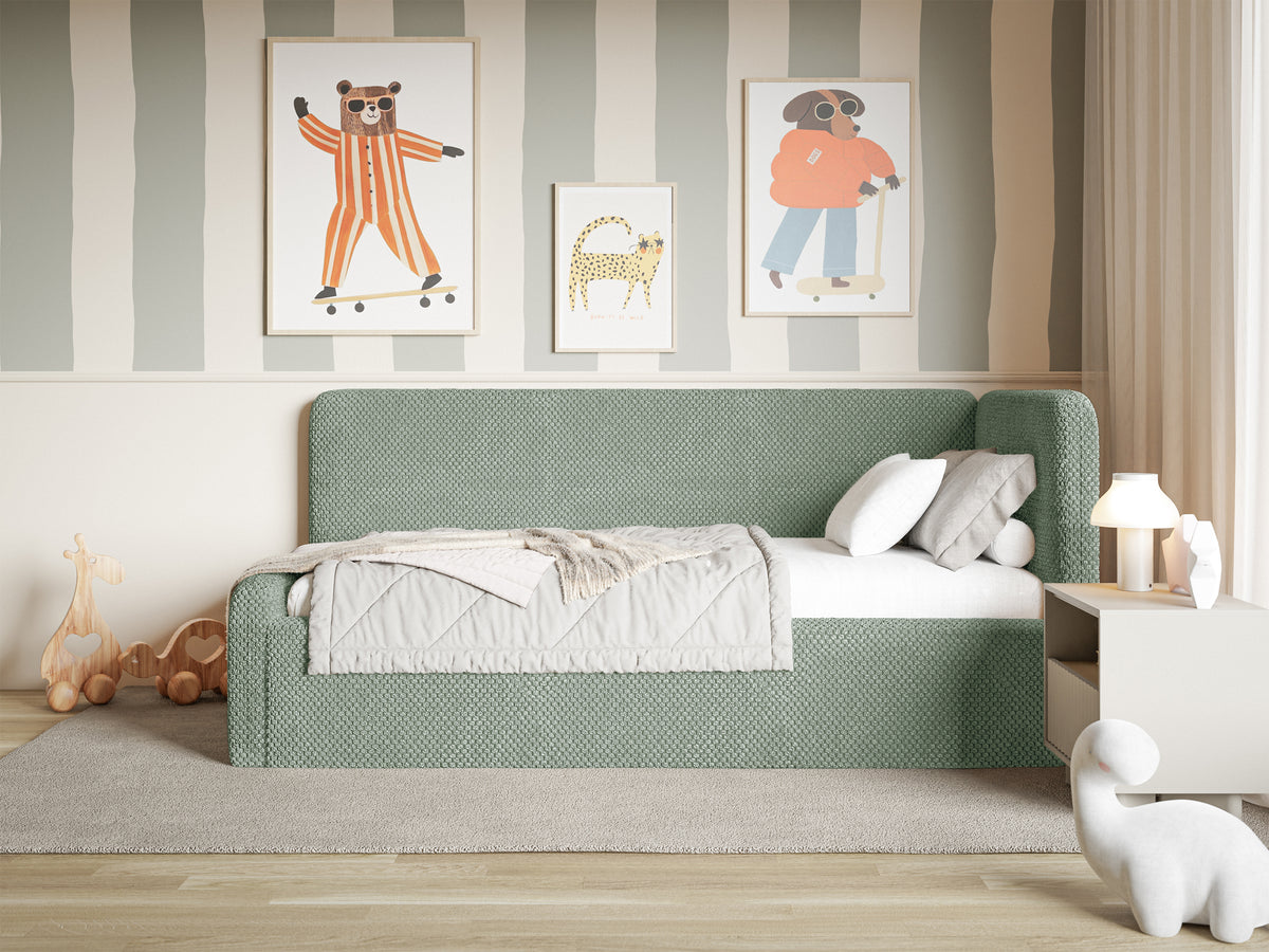 Lit junior 120x200 cm Fanklo droit avec matelas, coffre de rangement et barrières velours sauge hydrofuge