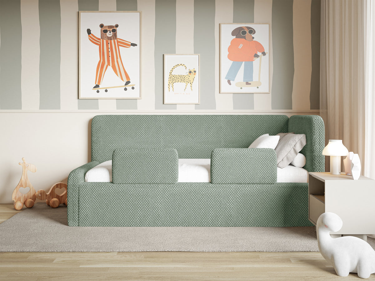 Jugendbett 90x200 cm Fanklo rechtsseitig mit Matratze, Stauraum und Geländern, salbeigrüner Plüsch, wasserabweisend