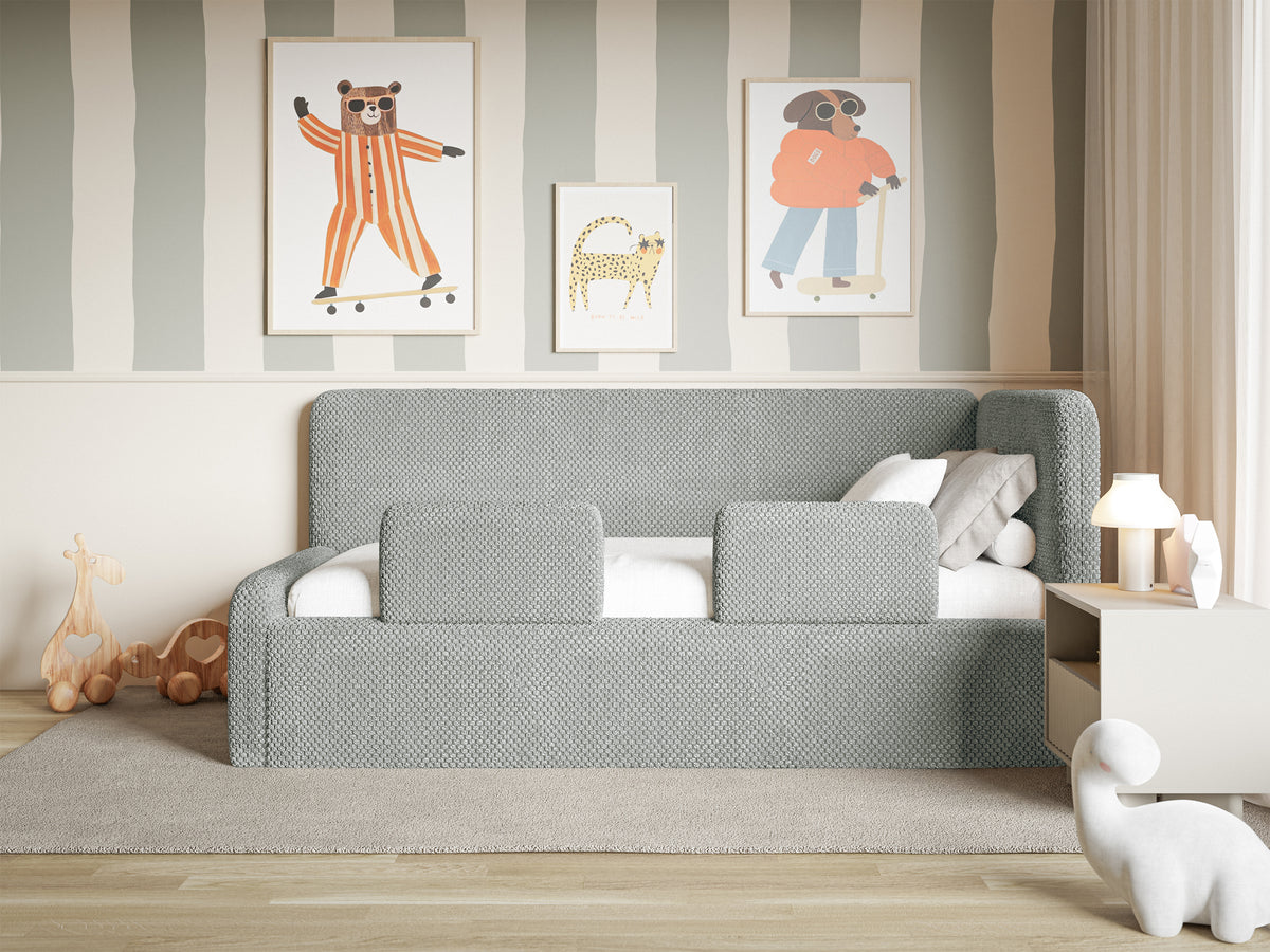 Jugendbett 90x200 cm Fanklo rechtsseitig mit Stauraum und grauen, wasserabweisenden Plüsch-Geländern