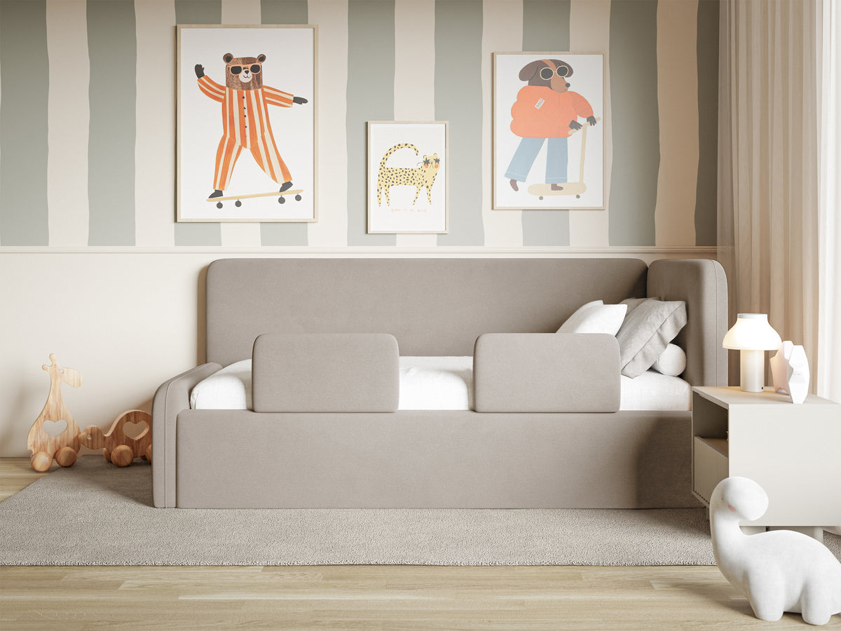 Jugendbett 120x200 cm Fanklo rechtsseitig mit Matratze, Stauraum und Schutzgittern, grau-beiger Velours, wasserabweisend und leicht zu reinigen