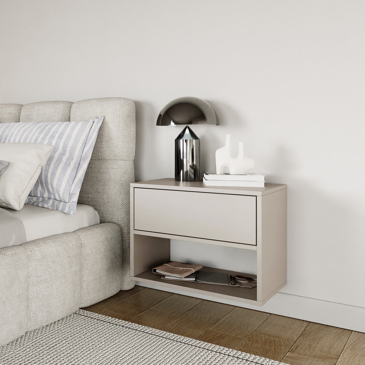 Table de chevet Framme suspendue avec tiroir et niche 50 cm cachemire