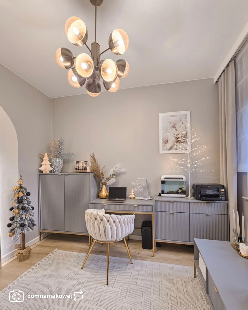 Zweittürige Kommode Vellore 104 cm grau mit gerillten Fronten und goldenem Gestell