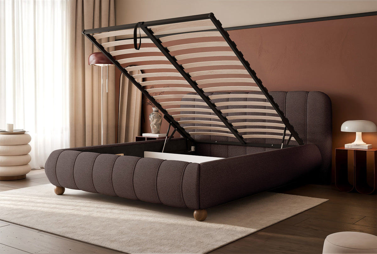 Lit tapissé 160x200 cm Malunna avec rangement, cadre métallique, tissu chenille marron facile à nettoyer, pieds boule en hêtre laqué