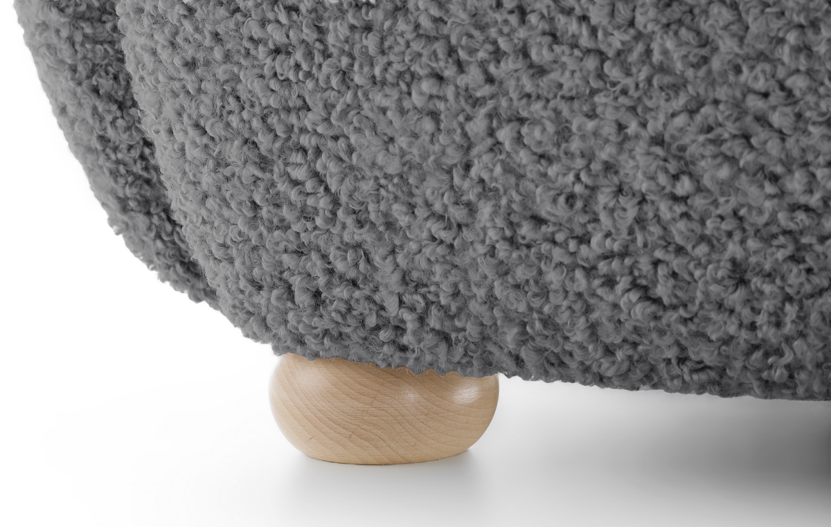 Fauteuil baquet Milele gris boucle pieds en hêtre