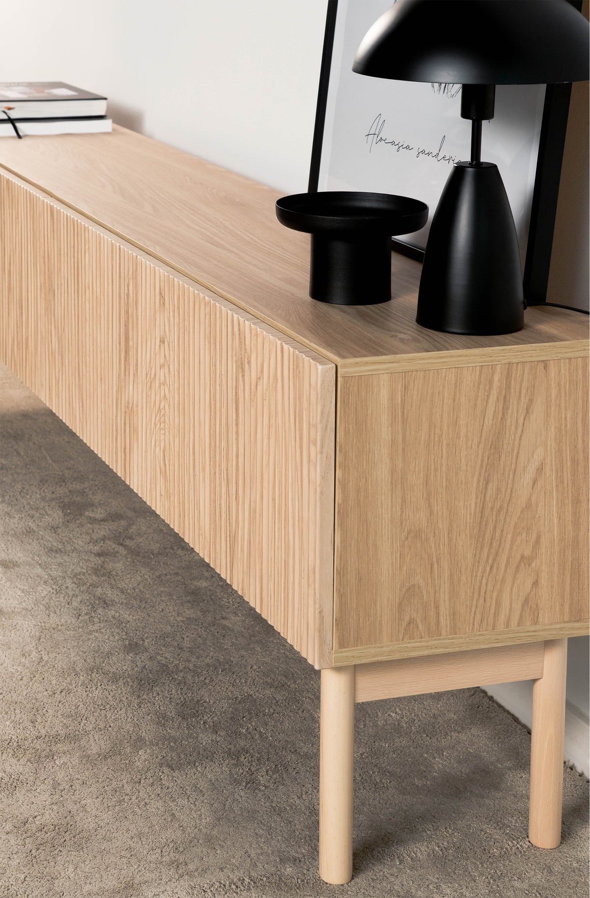 Meuble TV Nolie 175 cm sur pieds Chêne huilé