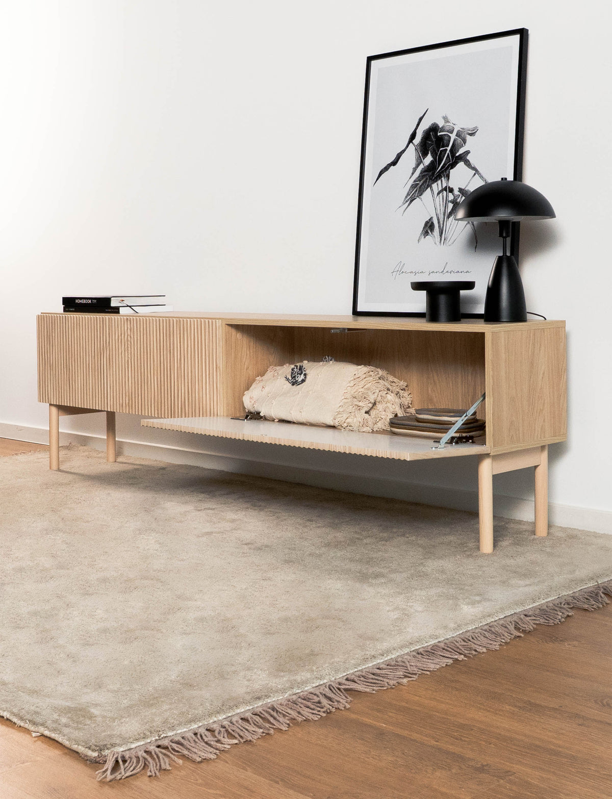 Meuble TV Nolie 175 cm sur pieds Chêne huilé