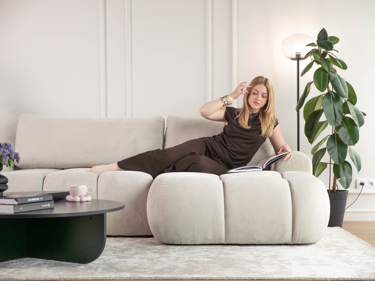 Canapé d'angle avec fonction couchage Ombo Mini en L, droit, avec coffre de rangement, velours crème
