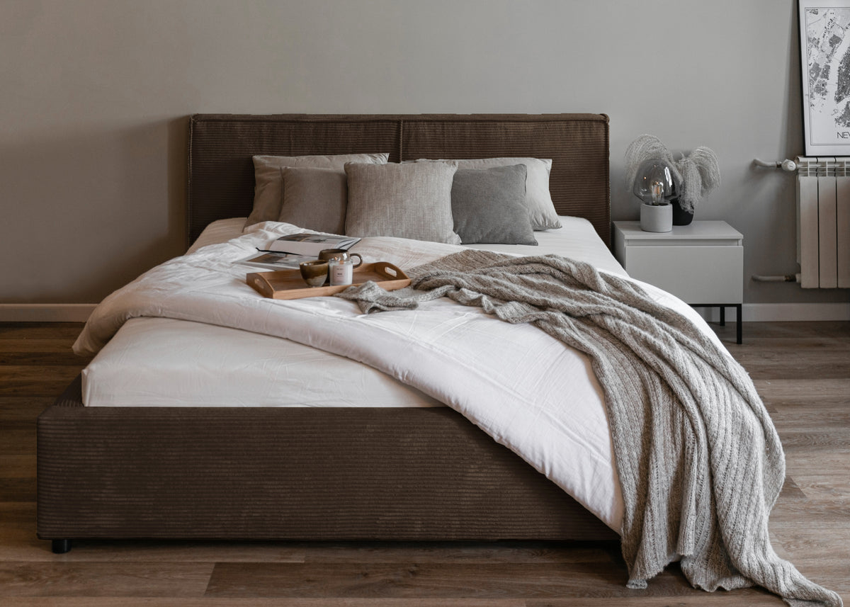 Lit tapissé 160x200 cm Farese avec rangement et vérin à gaz, velours côtelé brun foncé