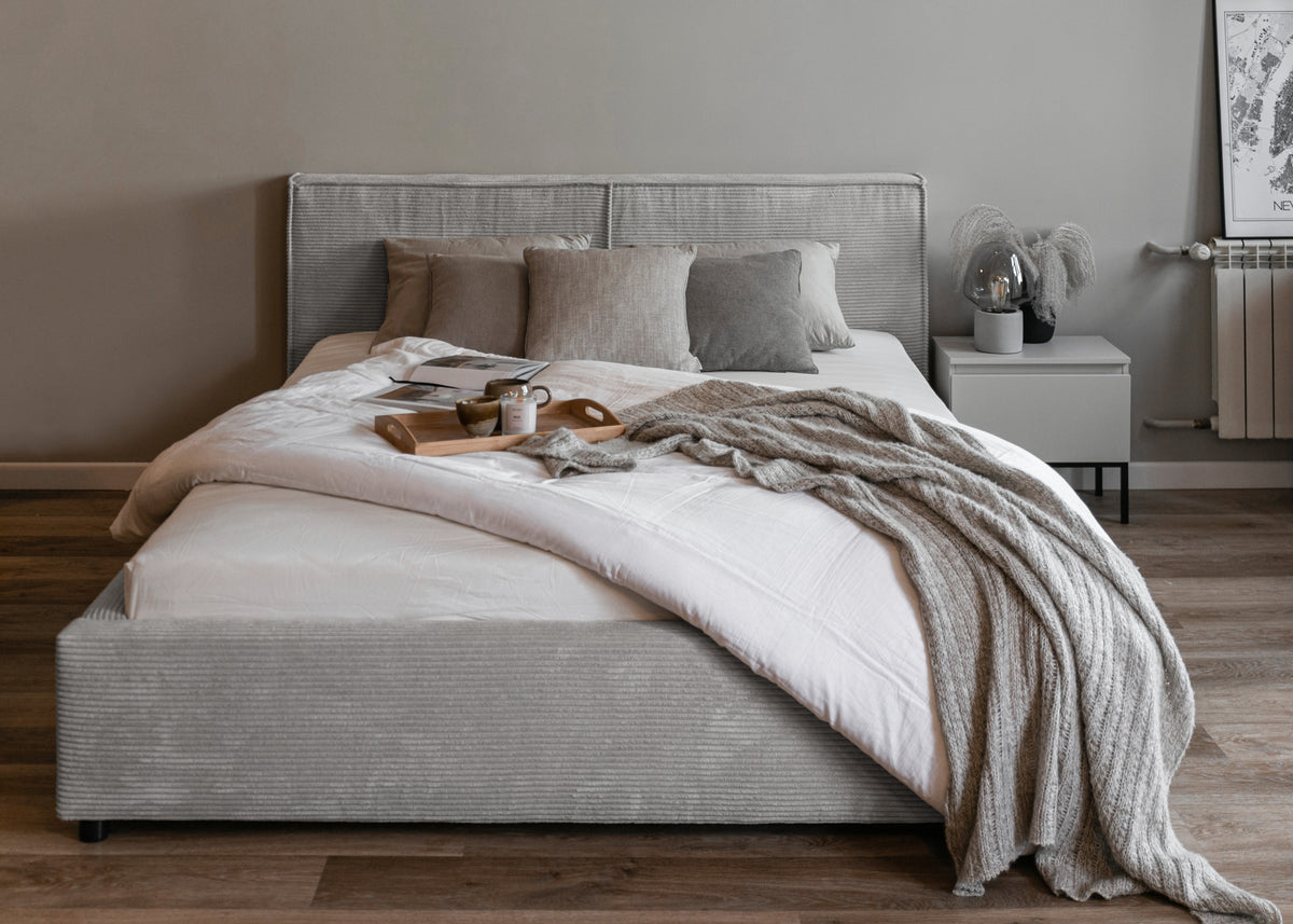 Lit tapissé 160x200 cm Farese avec rangement et vérin à gaz, velours côtelé gris clair