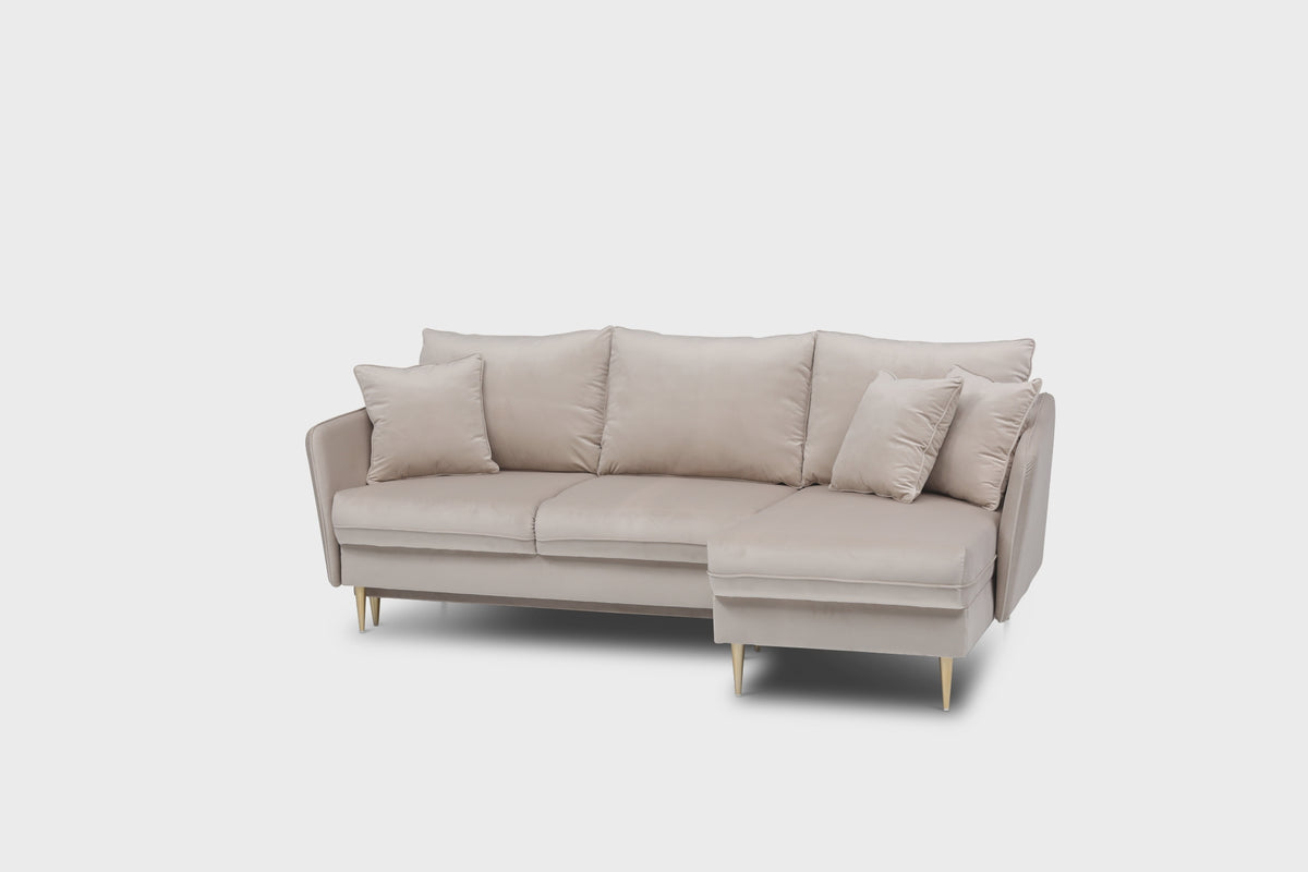 Charger la vidéo : Canapé d'angle Volio beige velours hydrofuge pieds noirs avec fonction couchage