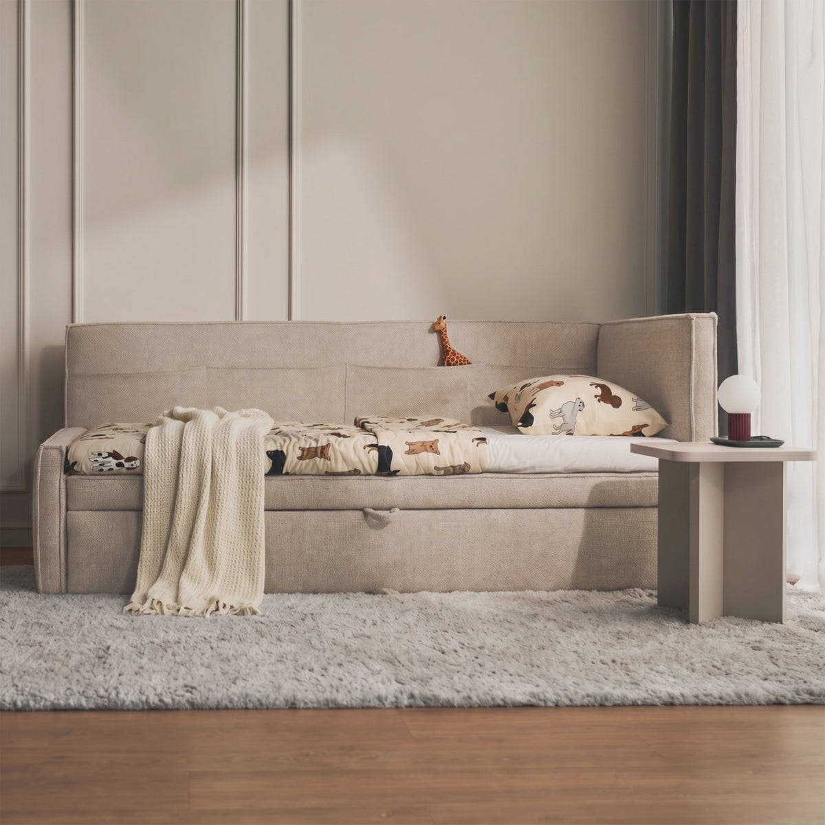 Video laden: Jugendbett 90x200 cm Nesmi, rechtsseitig, mit Stauraum, beige Chenille, pflegeleicht