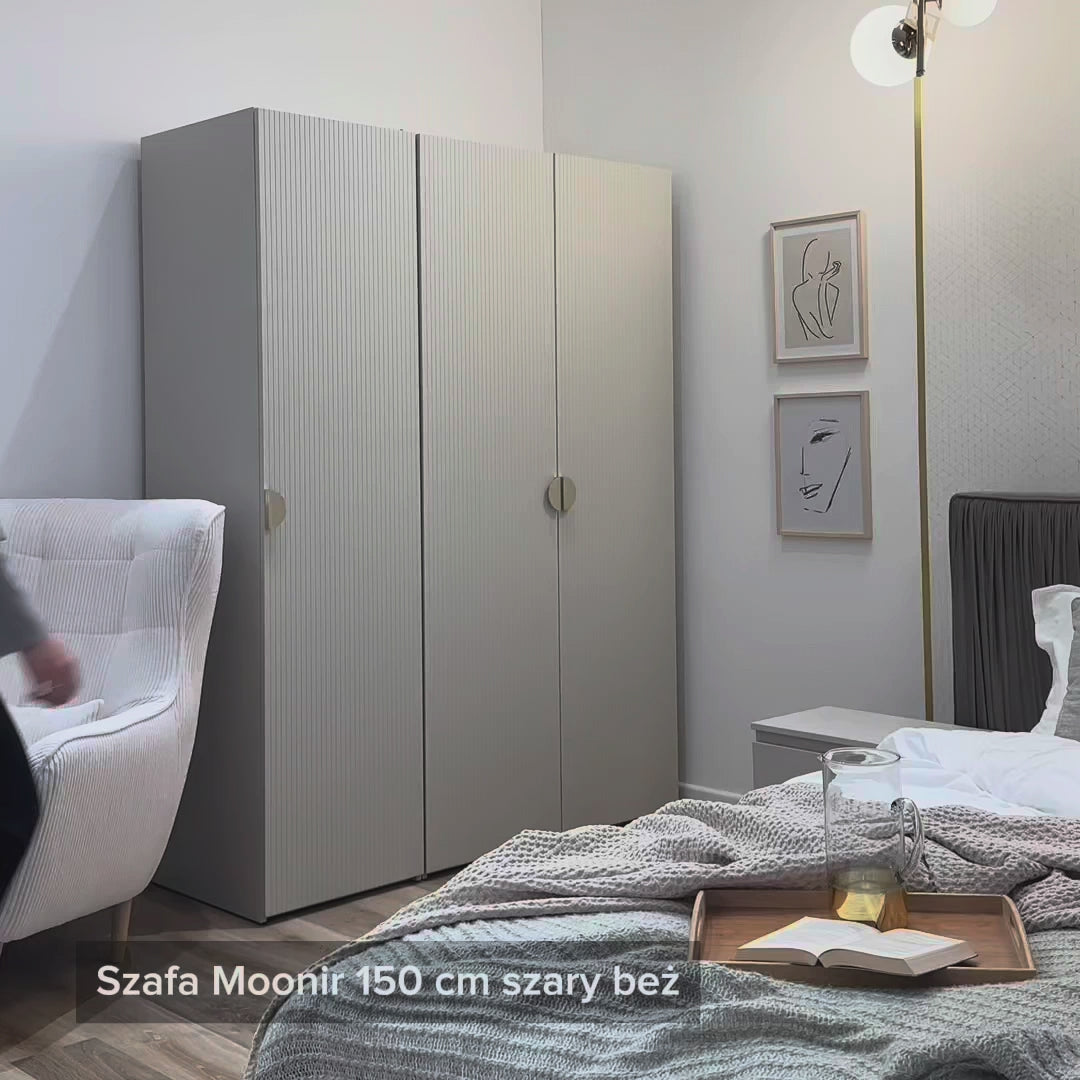 Charger la vidéo : Armoire trois portes Moonir avec tringle longue et sept étagères 150 cm Gris beige