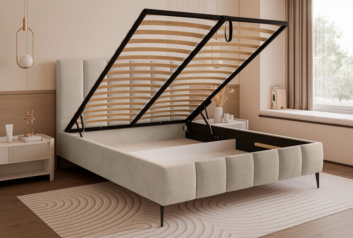 Lit tapissé 140x200 cm Sarafino avec coffre de rangement beige velours cadre métallique sur pieds hauts